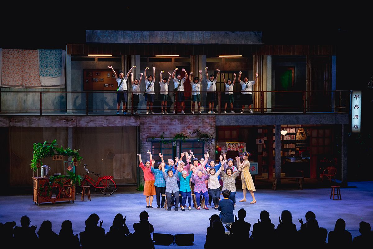 7/23、7/24，一起帶著阿嬤或長輩，來看這齣講著她們年代故事的戲劇吧！