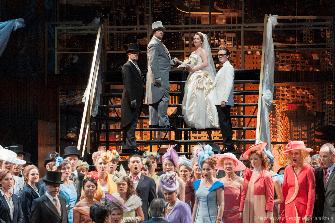 誰先愛上《羅恩格林》的